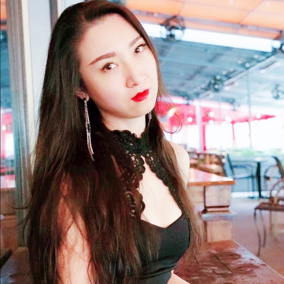 Meet your Posher, Ivy - Picture 2 of 8